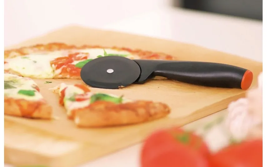 Fiskars Radełko do pizzy Functional Form New